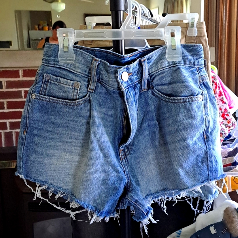 Mom short